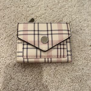 Plaid wallet